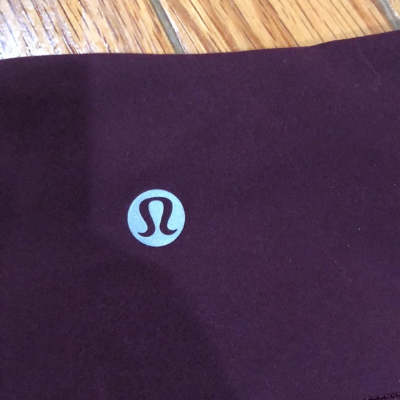 Lulu🍋 Cassis Invigorate Crop 23” size 6 everlux EUC - Picture 6 of 11